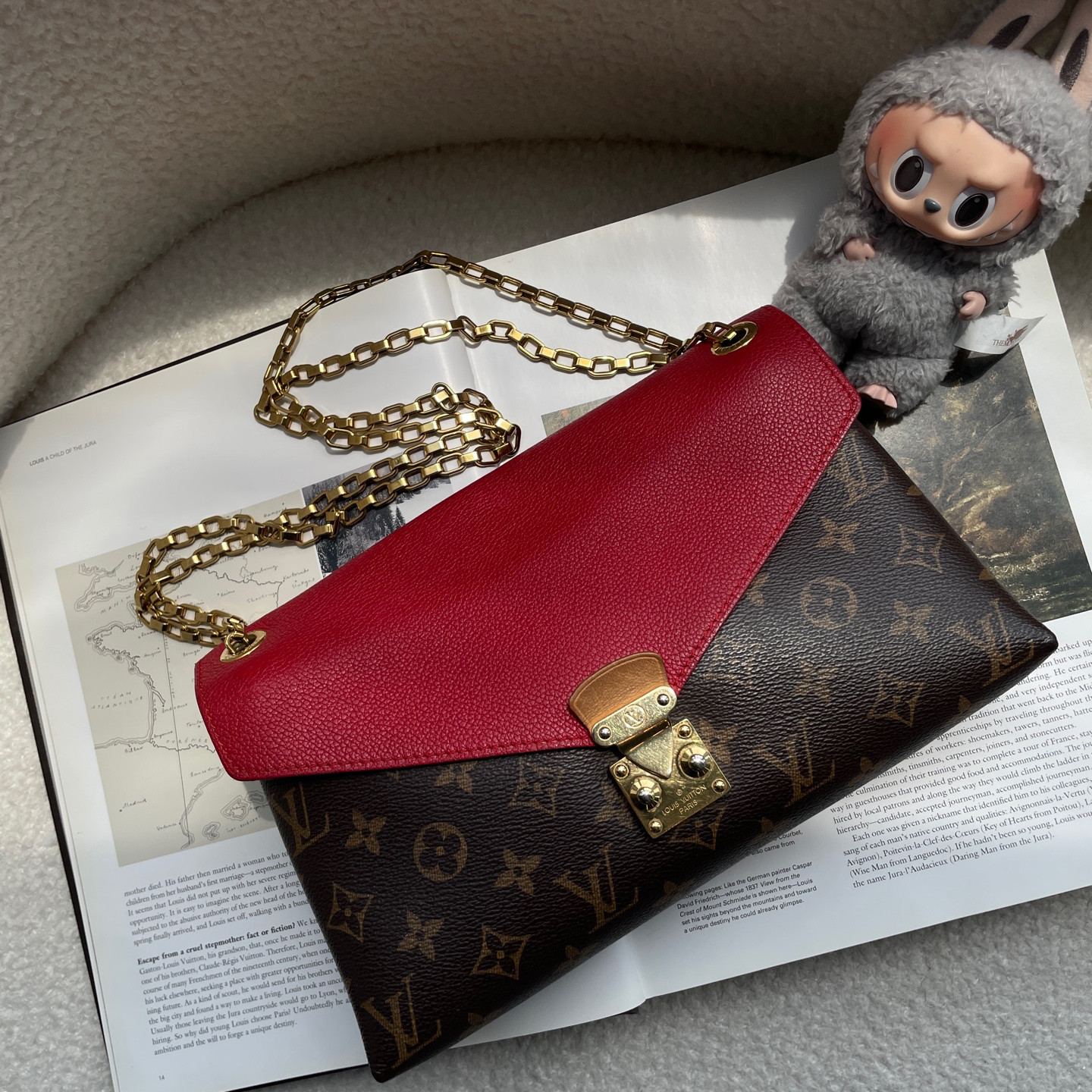 Louis Vuitton gebrauchte Originalartikel der Legend-Serie – Umschlagtasche
