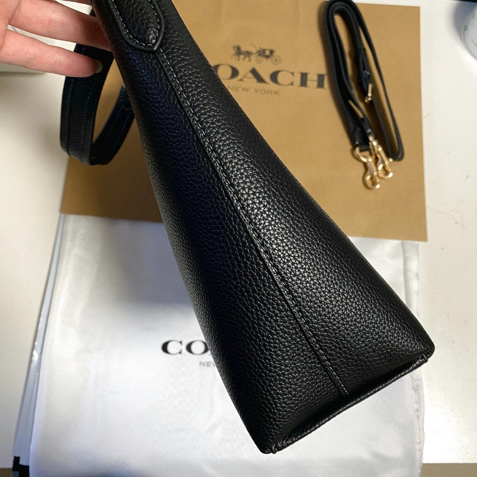 COACH CR148 Laurel Shoulder Bag Soft Pebble Leather Black Outlet New