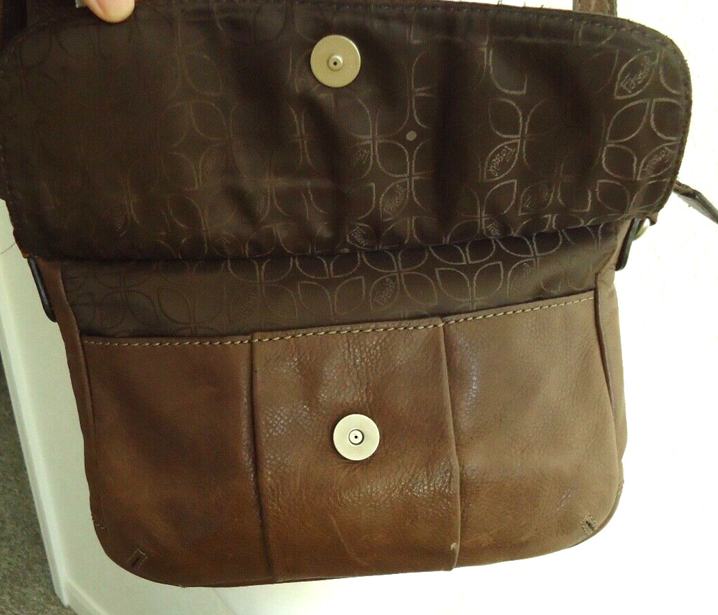 Fossil Women’s Leather Crossbody Brown Bag Brown Size 10x6x2.5 in-