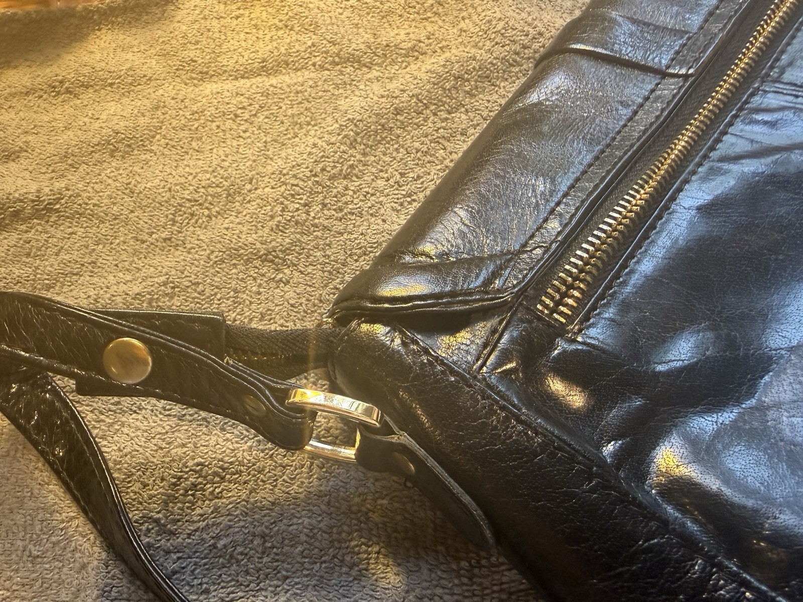 Vintage Navy Blue Genuine Leather Shoulder Bag Measures 12.5 In X 8 In.