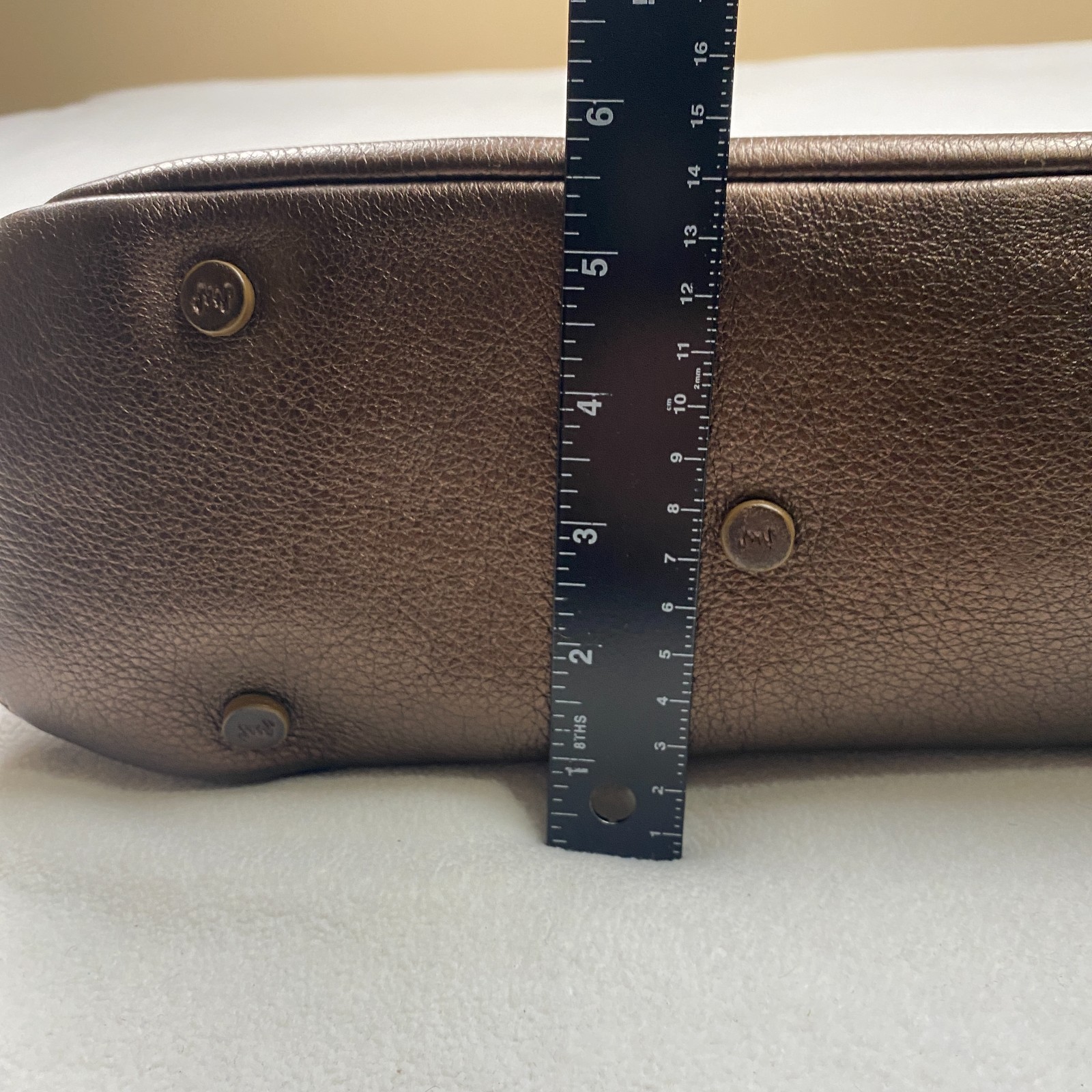 Monsac Original Womens Handbag Purse Brown Leather Magnetic Closure 15 x 8 x 6