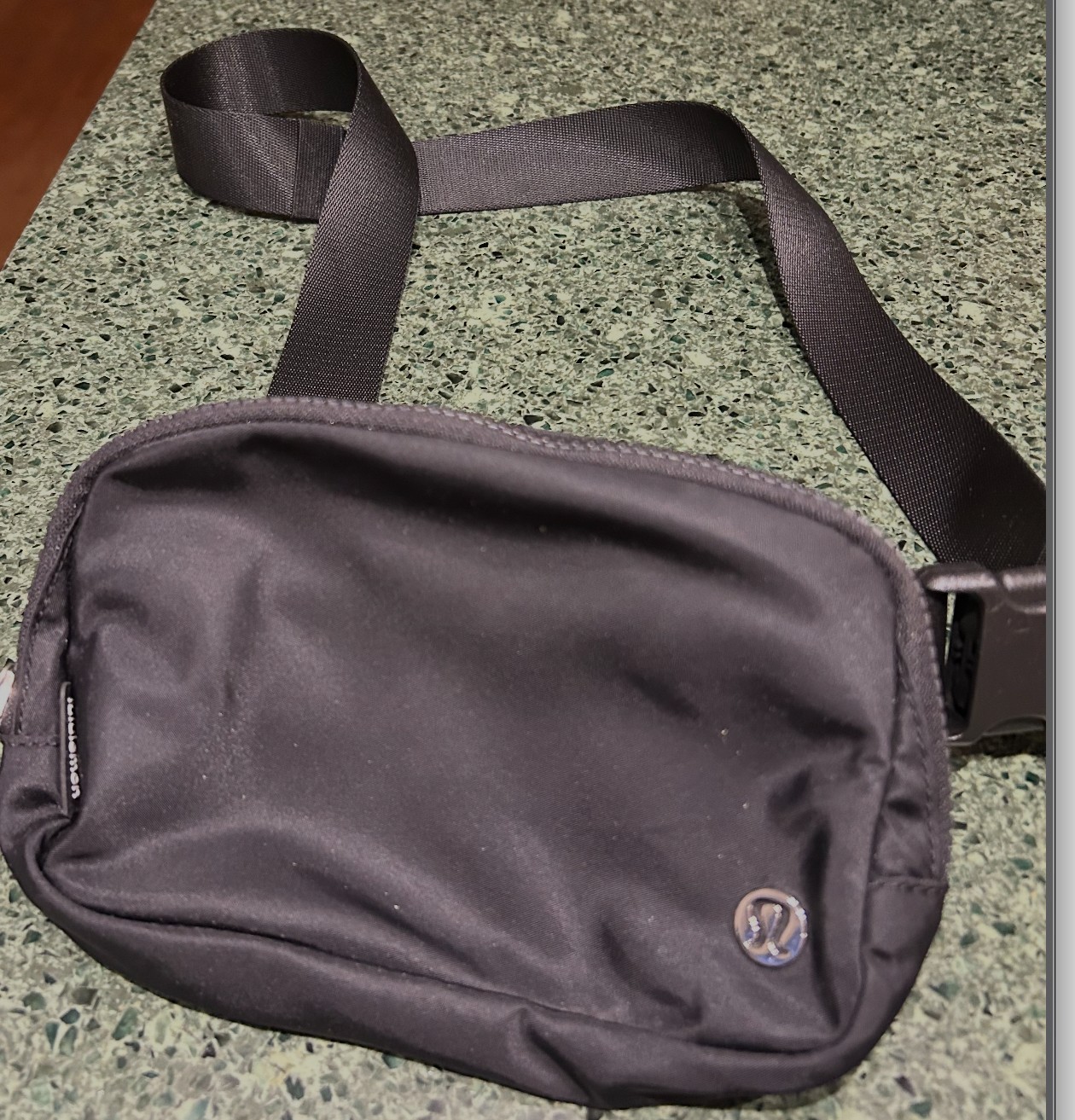 Lululemon Everywhere Women’s Belt Bag – Black (142500085)