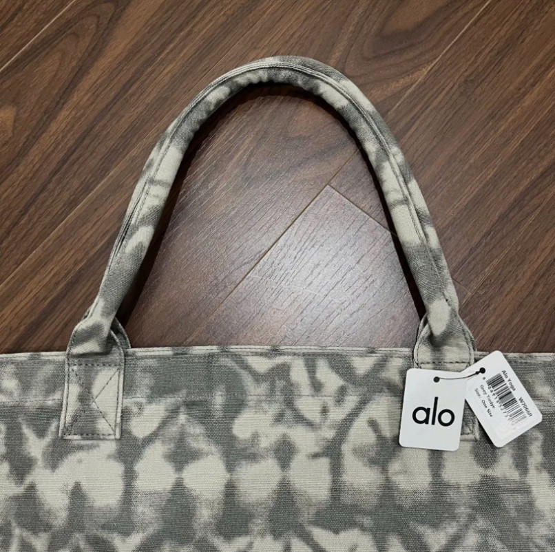 ALO Yoga Large Gray Tie Dye Canvas Tote Gym Travel Shoulder Shopper Bag NWT