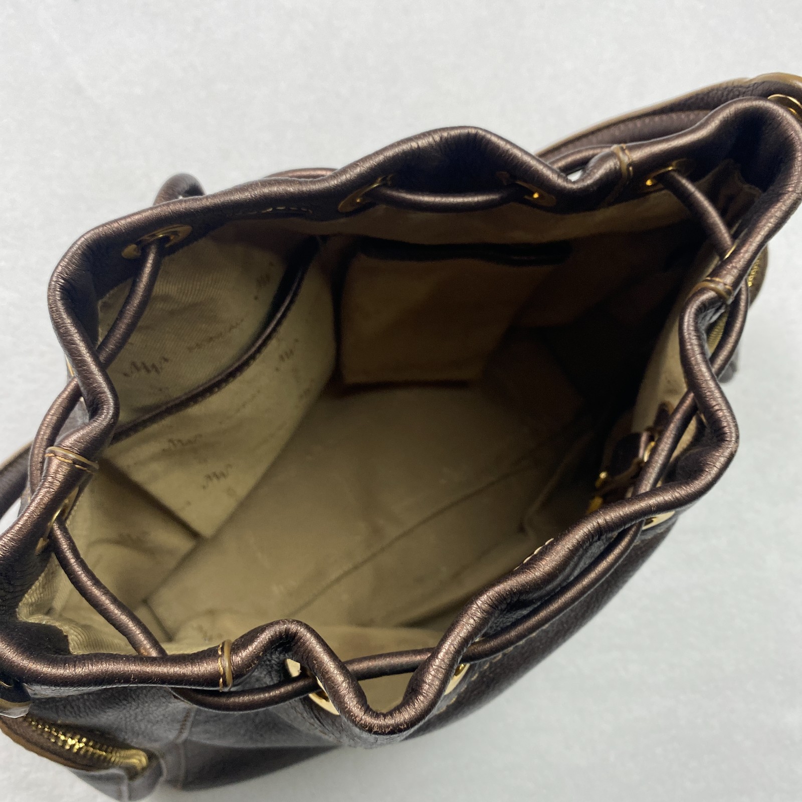 Monsac Original Womens Handbag Purse Brown Leather Magnetic Closure 15 x 8 x 6