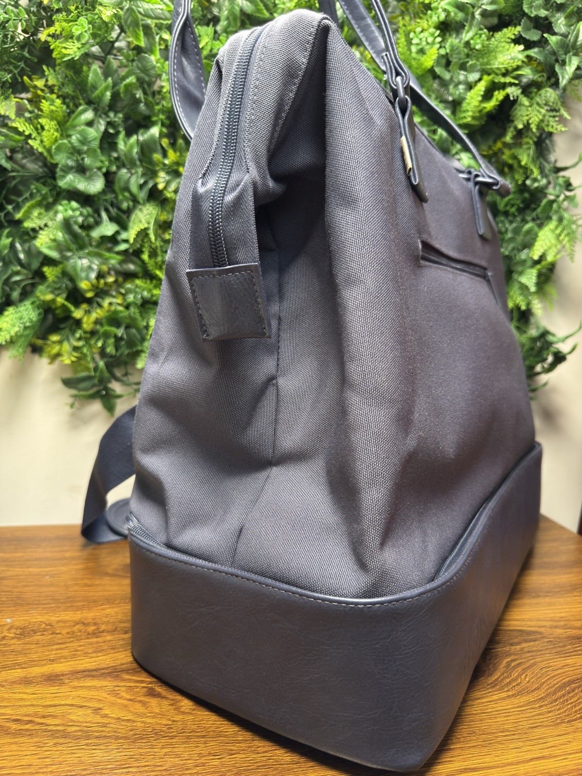 Beis Mini Weekender