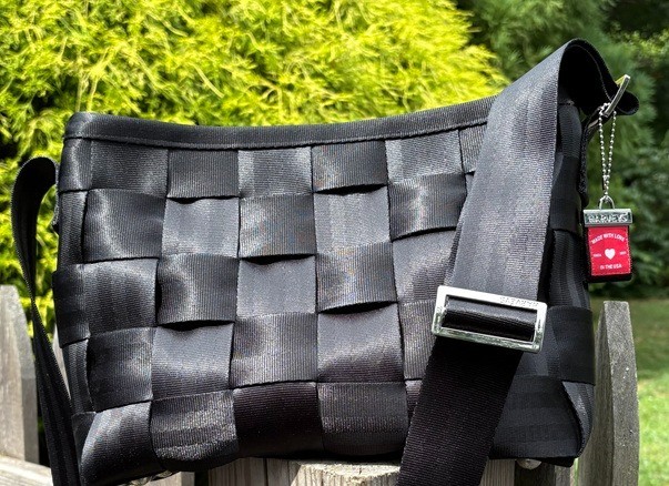 🌹NEVER USED! Harvey’s Original Seatbelt Bag BLACK