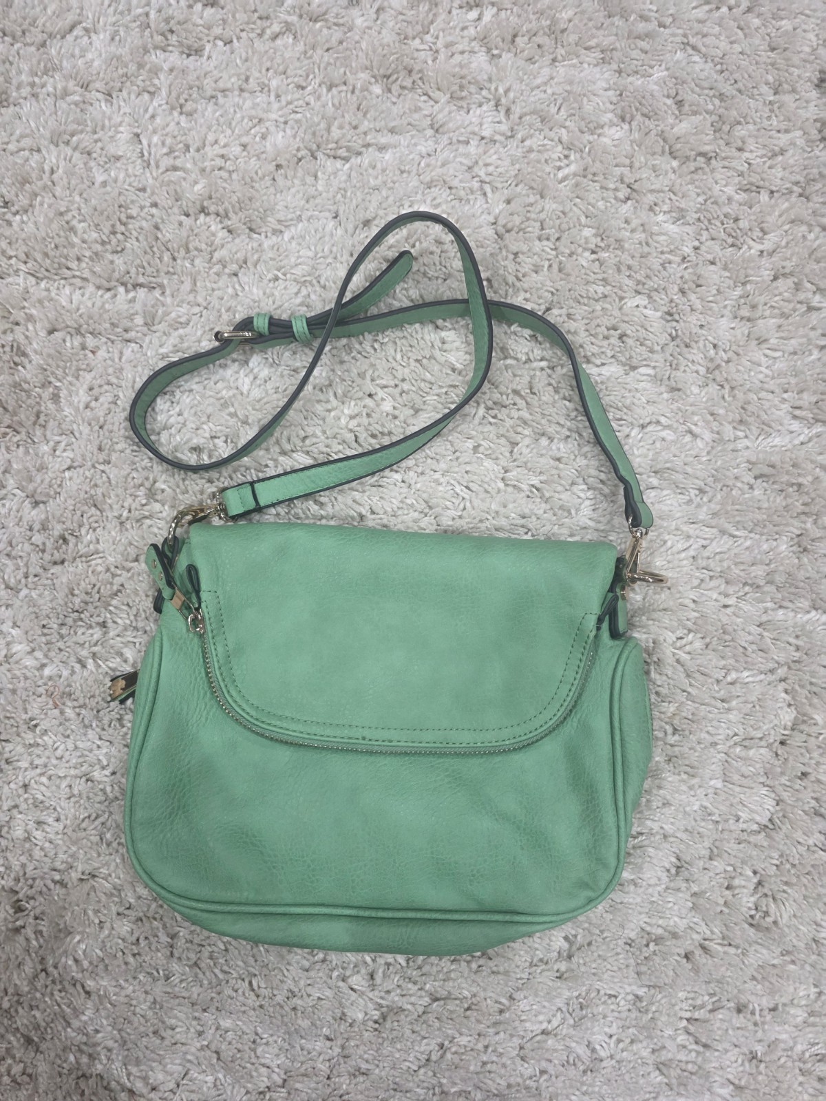 Stunning Mint Green Crossbody Bag| Multi-Pocket Summer Essential| Excellent Cond