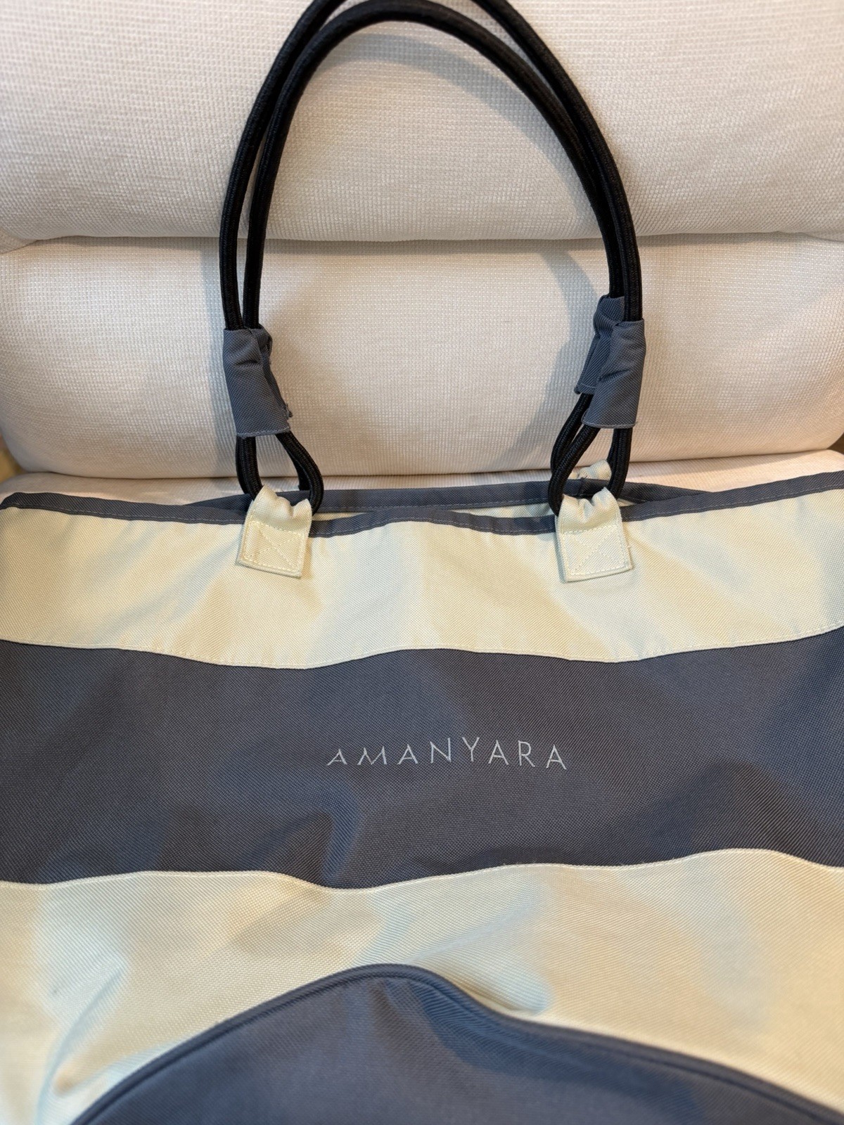 AMANYARA Women’s Colorblock Tote Bag Blue/Beige Double Handles Inner Pockets