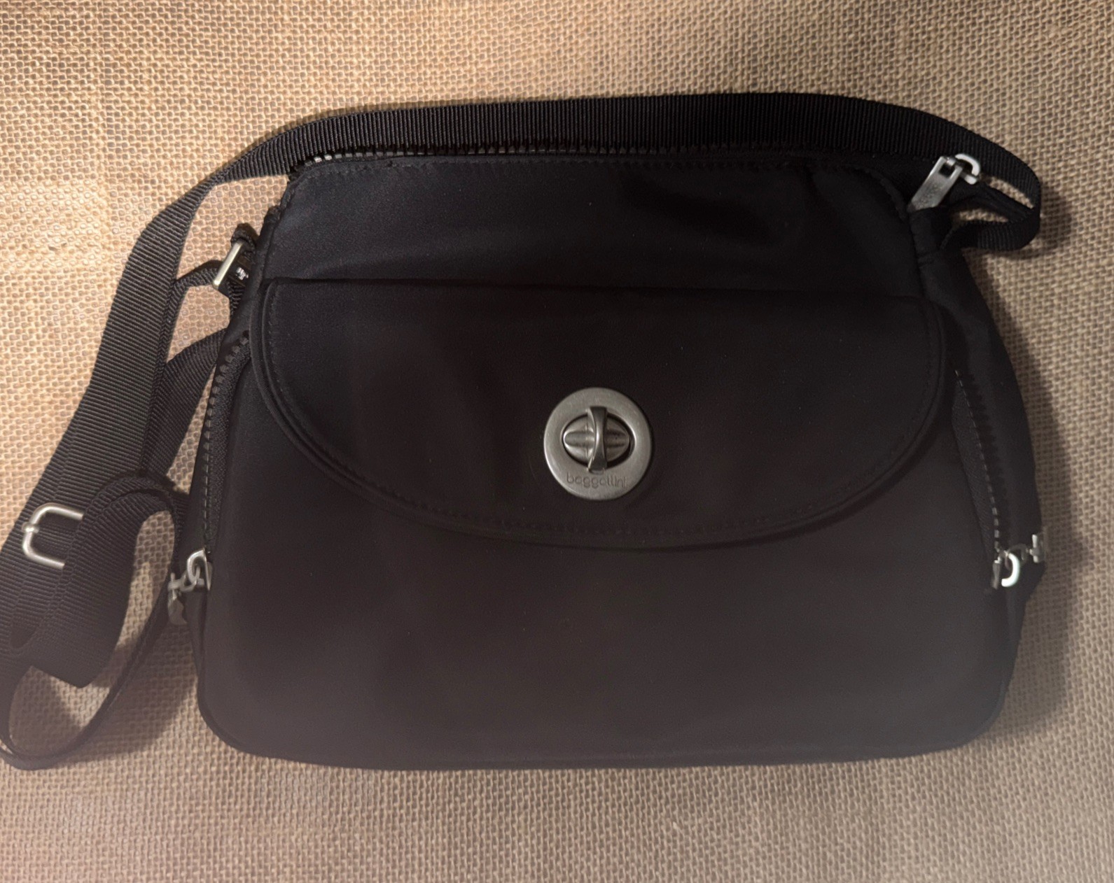 BAGGALLINI Cali Crossbody/Blk/Brush Nickel RFID MSRP $85~Gently Used~Ships Free