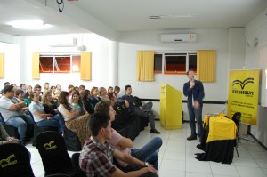 Diretores da Área Local ministram para universitários